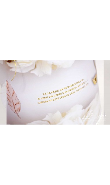 Trusou botez alb cu auriu deosebit de elegant cu lebade gold si broderie customizata Gold Swan 12